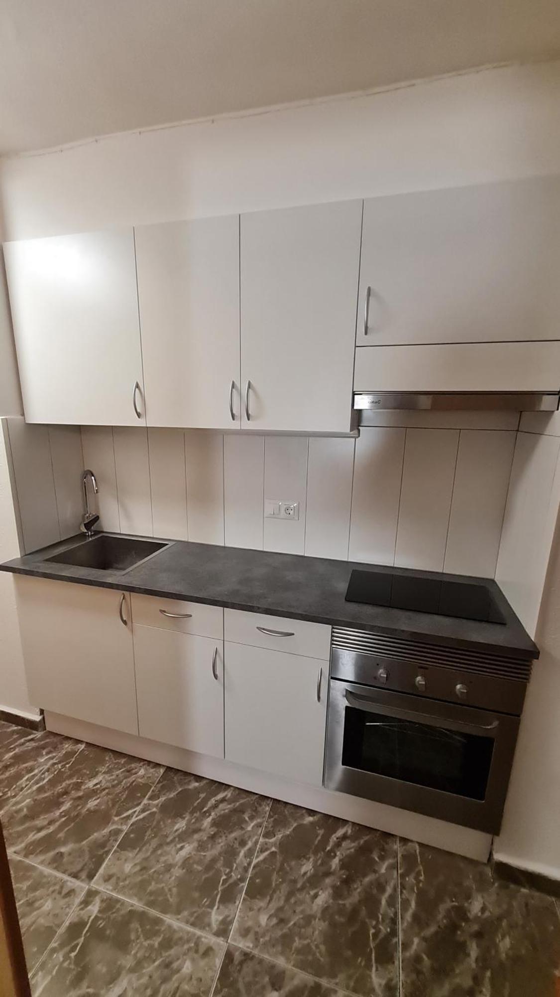 Con Piscina En Apartament