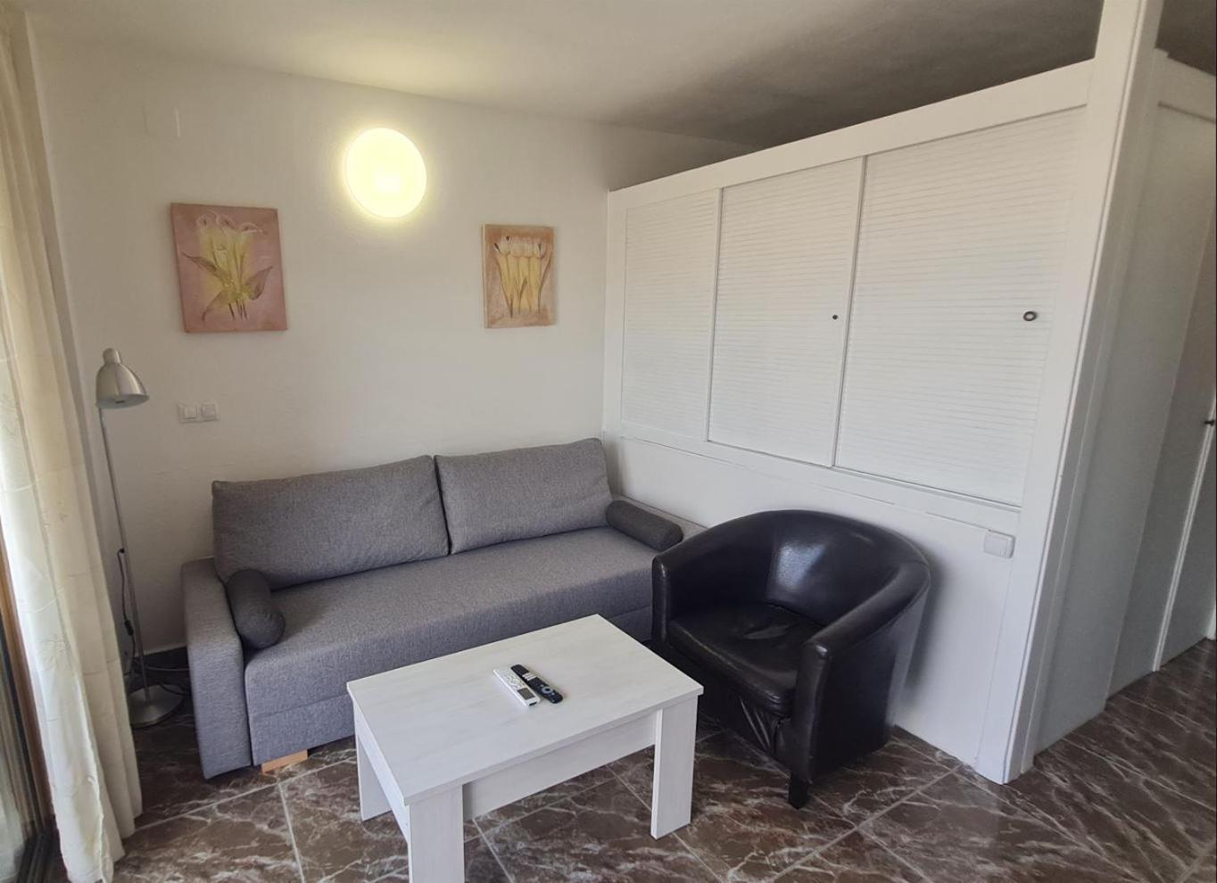 Con Piscina En Apartament *